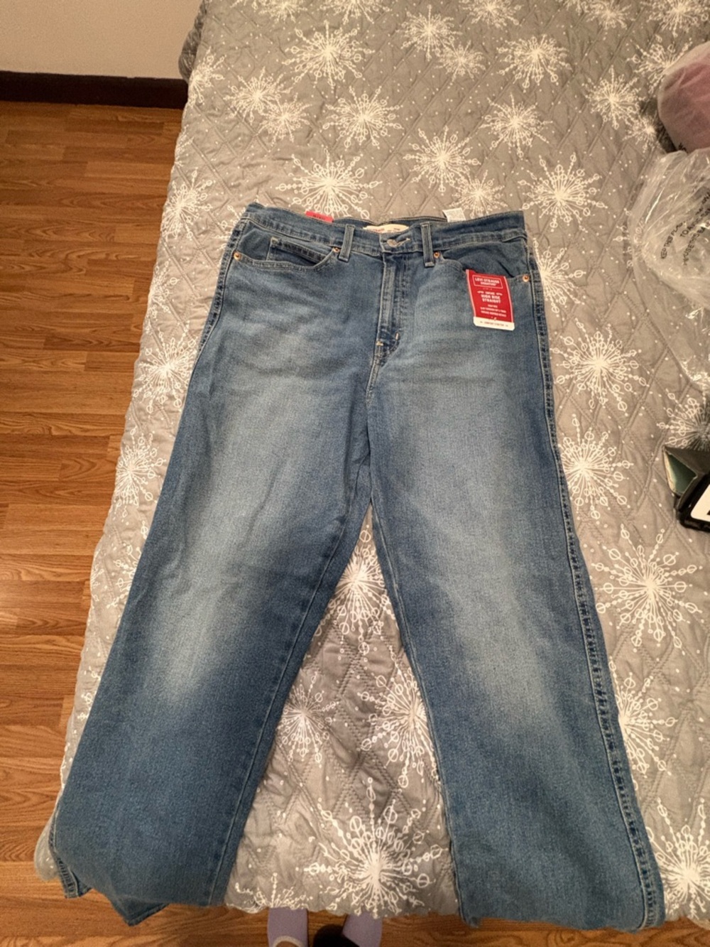 Levi's Women's Straight Leg Jeans in Light Blue Wash